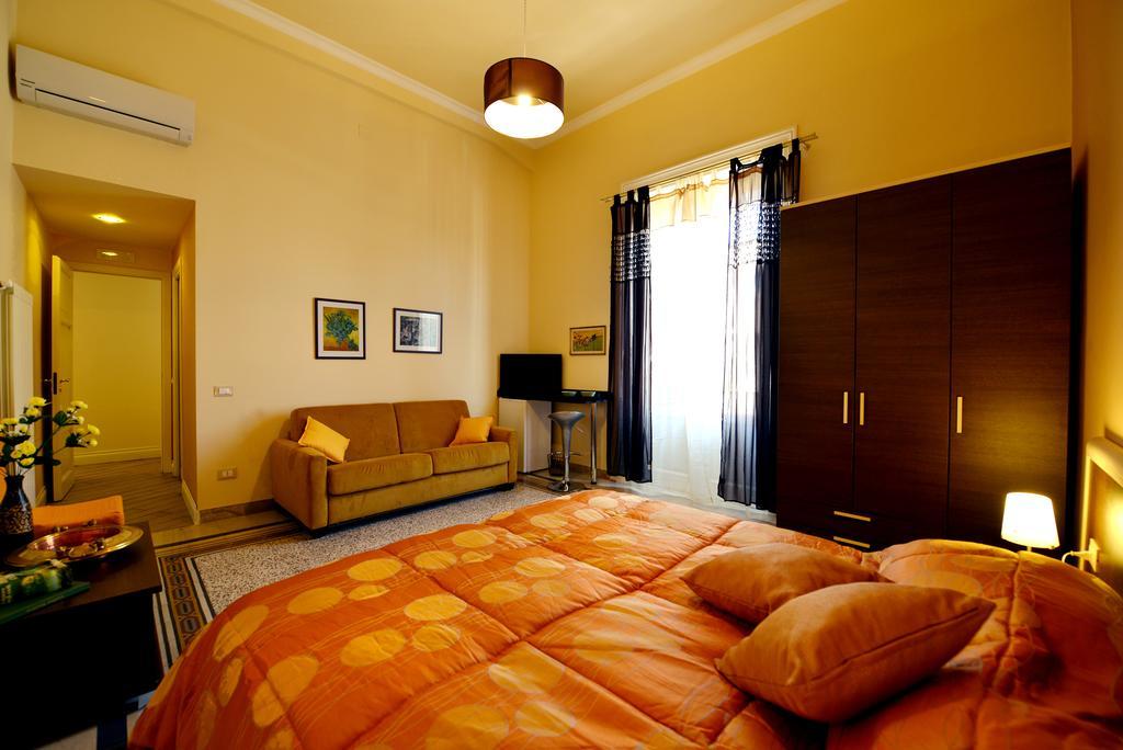 *1*7*4* Via Roma Bed & Breakfast Palermo Oda fotoğraf