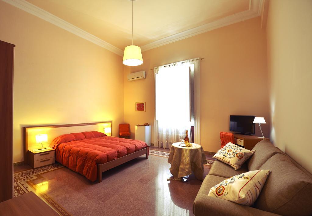 *1*7*4* Via Roma Bed & Breakfast Palermo Oda fotoğraf