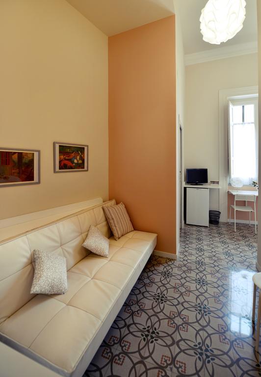 *1*7*4* Via Roma Bed & Breakfast Palermo Oda fotoğraf